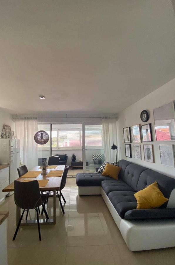 Vila Palit 497 D Apartment E Exteriör bild
